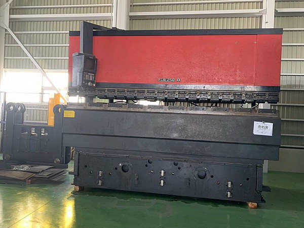 Máy Gia Công Tấm